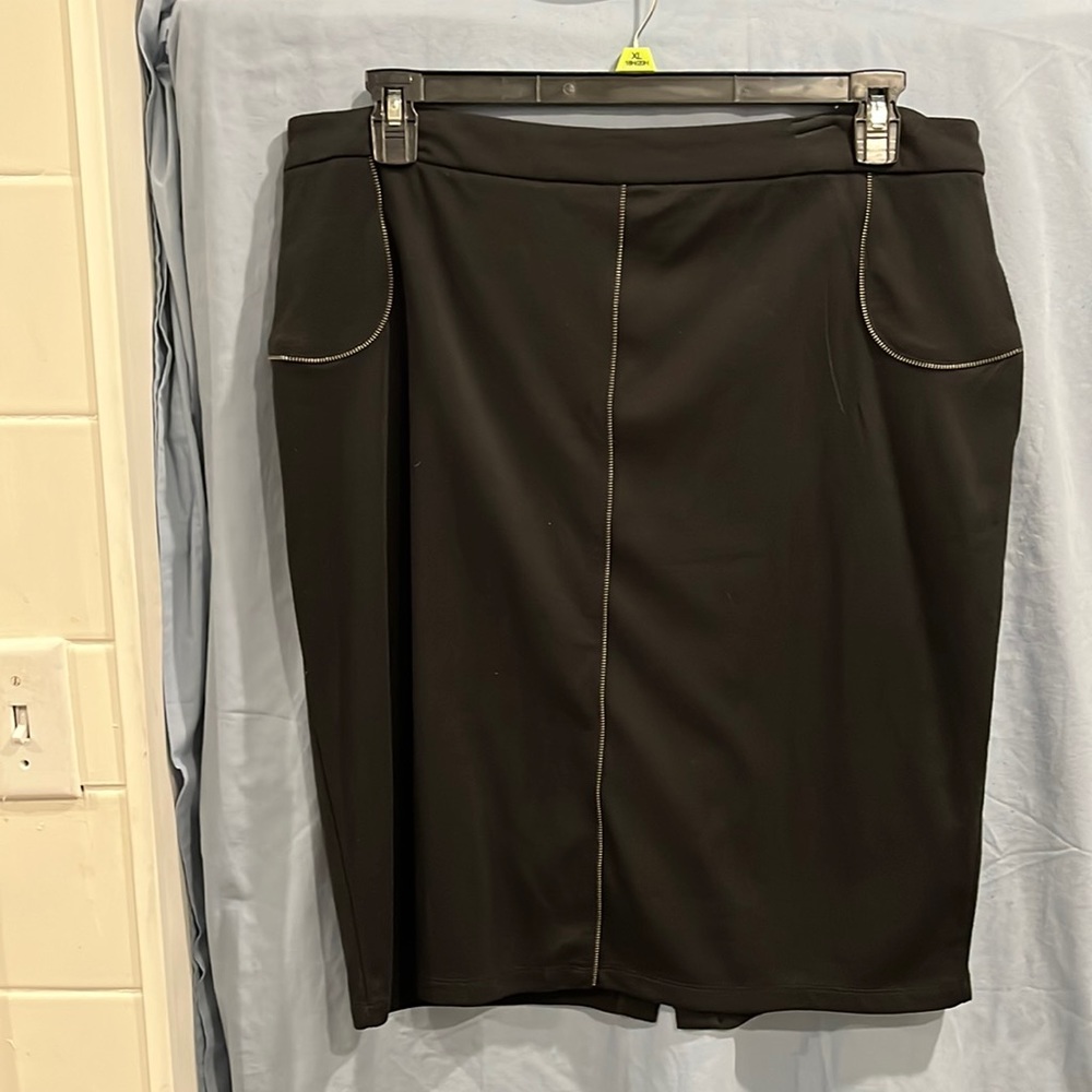 Women short skirt by Worthington black size XL